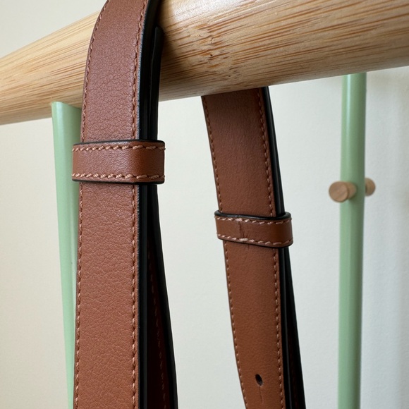 Authentic Loewe Tan Medium Hammock Bag, with card and dust bag - Picture 5 of 15